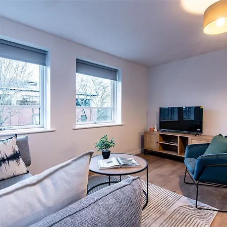 2br With Parking, Close To Centre Apartment *